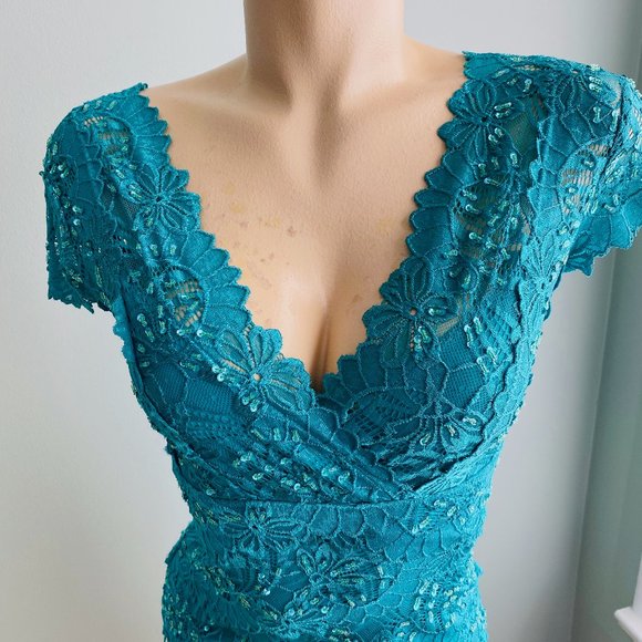 Greenish Blue Lace and Beaded Cocktail Party Dress . XS - Picture 4 of 9